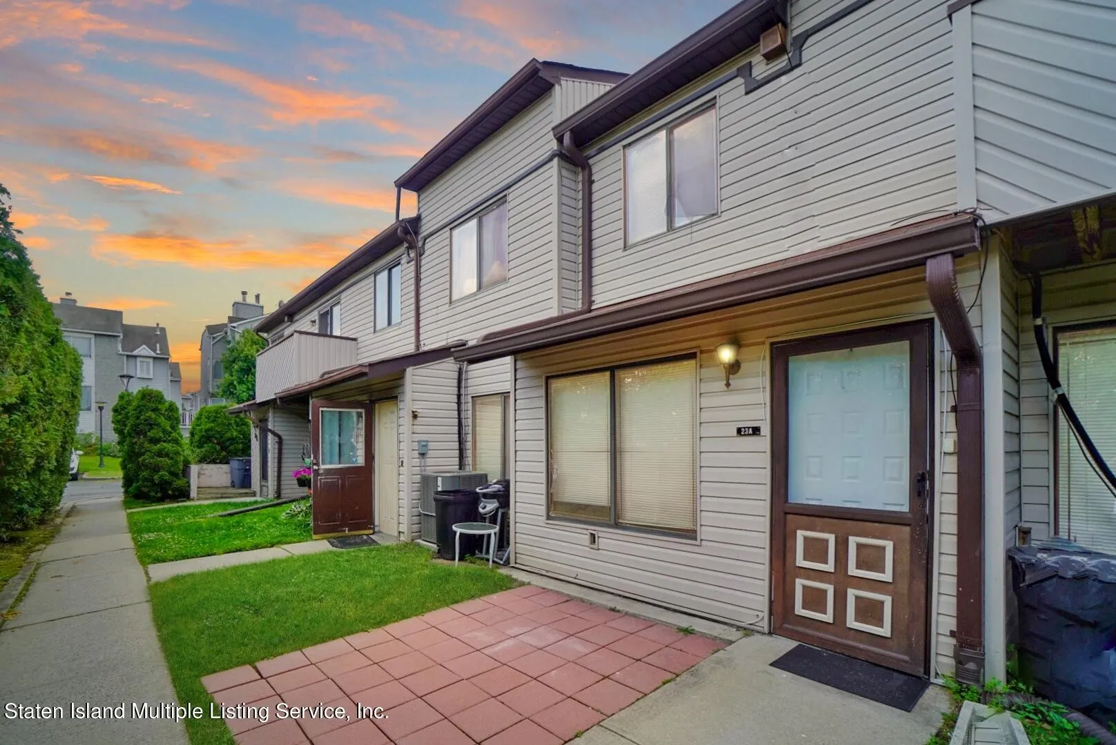 23 Wolkoff Lane Exterior