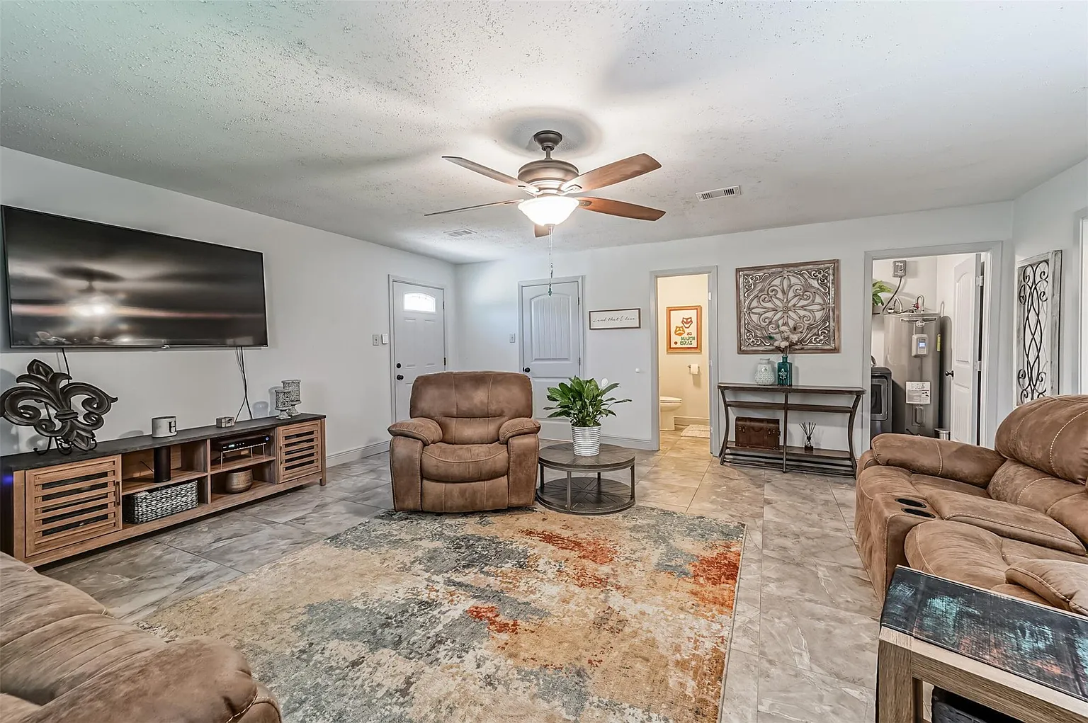 205 Chester Drive Before Livingroom